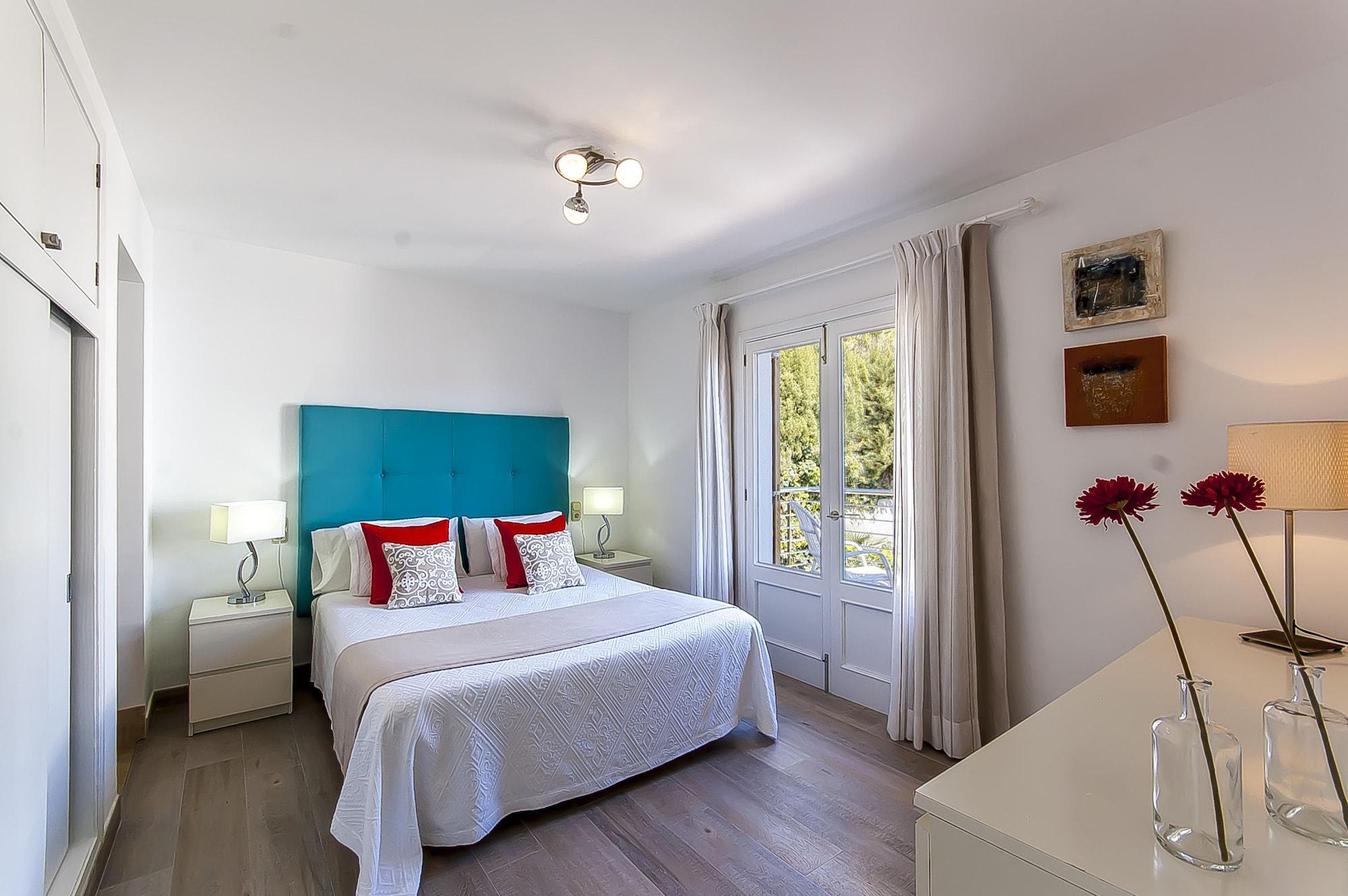 Alcanada - Family Only Villa